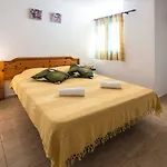 Apartment A Ensuite Con Zona De Patio