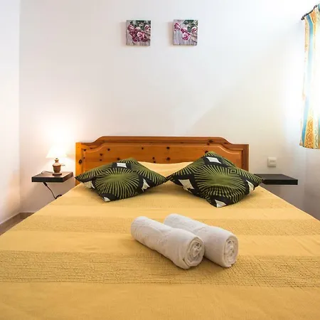 A Ensuite Con Zona De Patio Apartment